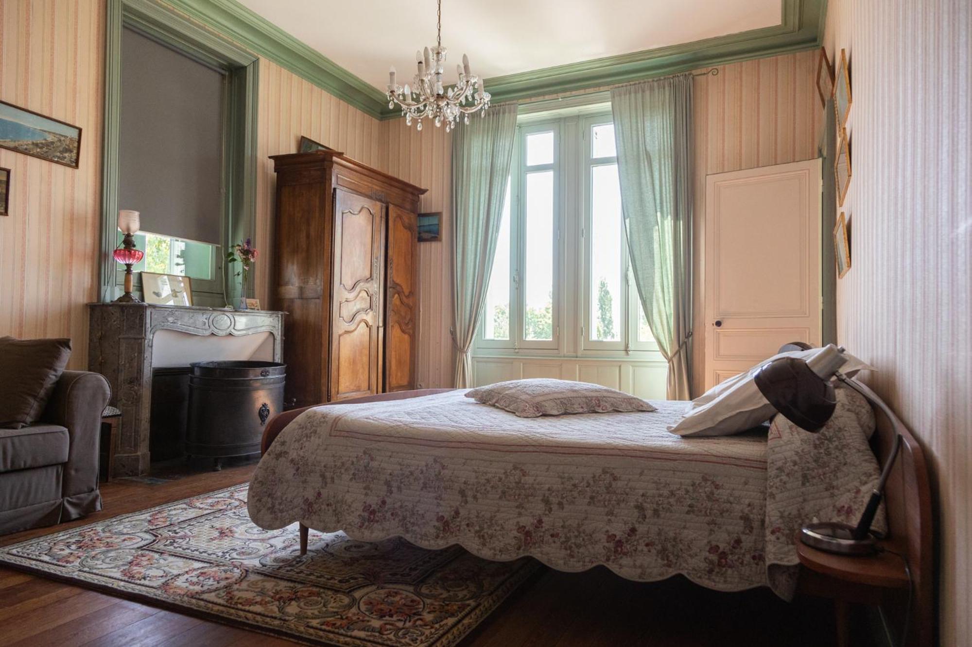 Le Domaine Du Meunier Hotel Mortagne-sur-Gironde Kültér fotó