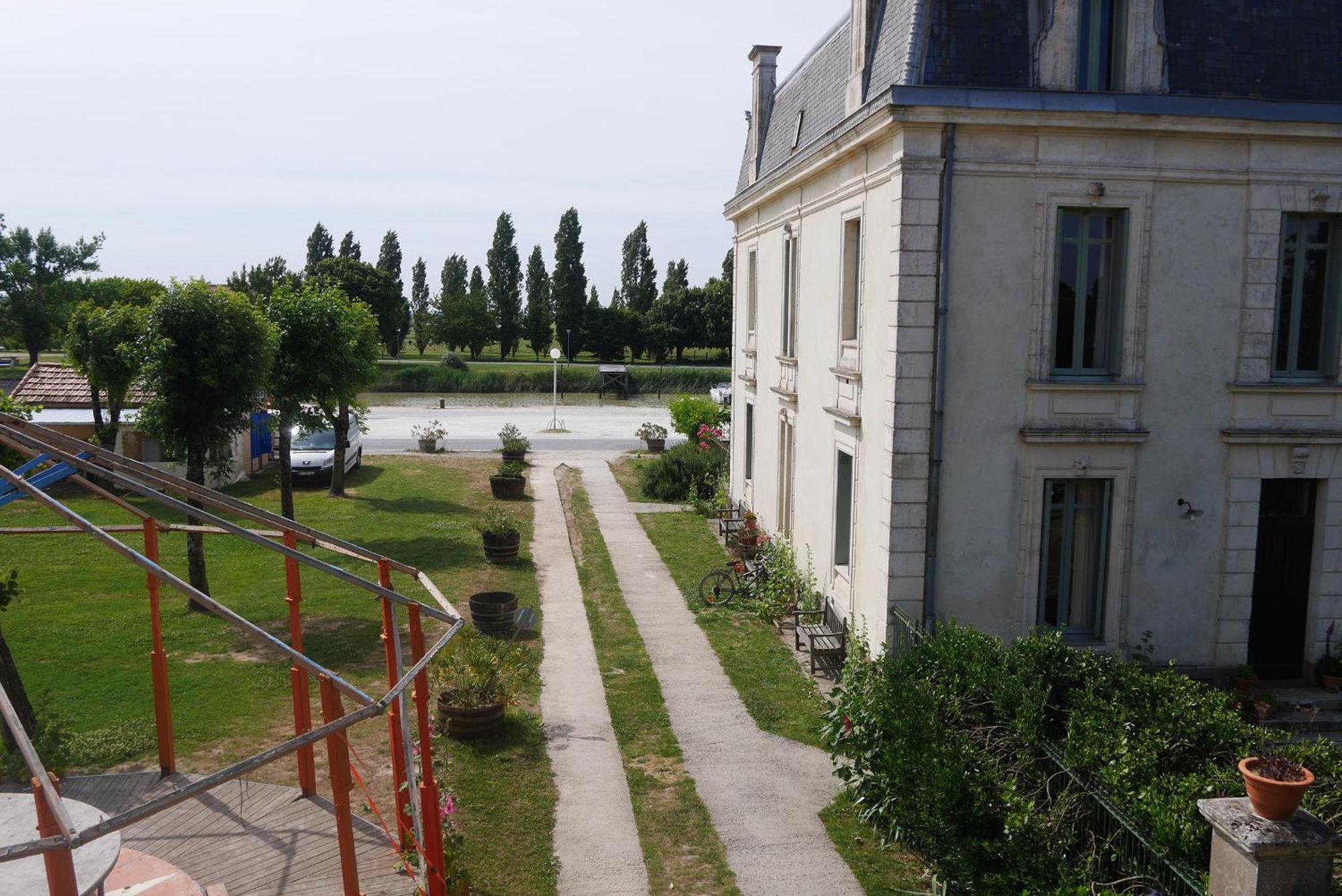 Le Domaine Du Meunier Hotel Mortagne-sur-Gironde Szoba fotó